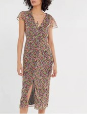 The East Order V-Neck Floral