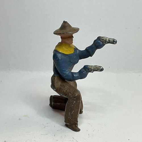 Crescent cowboy kneeling - cowboy,