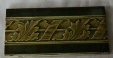 CHARMING PILKINGTON 6 BY 3  INCH BORDER GREEN LEAVES TILE CIRC 1900S
