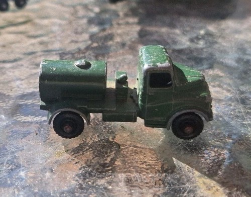Vintage lesney military austin - lesney,