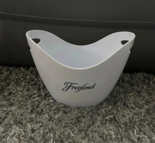 Freixenet white plastic ice