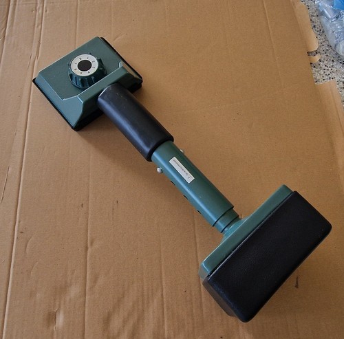 Knee knocker carpet stretcher - carpet,