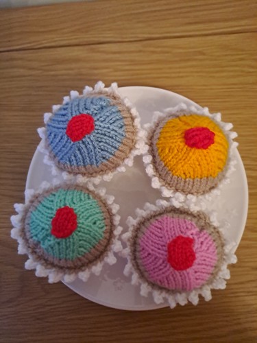 Hand knitted cupcakes play - cupcakes,