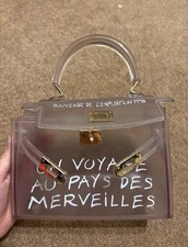 Un Voyage Au Pays Des