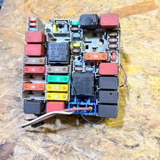 FIAT GRANDE PUNTO ENGINE BAY FUSE BOX RELAY & TRIM 2006-2010