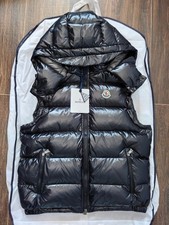 Moncler Bormes down Black