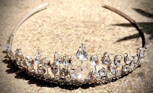 Stunning swarovski crystal - stunning,