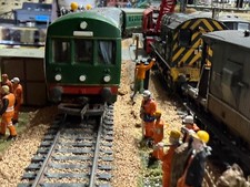 HORNBY TRIANG R157/158 3 Car