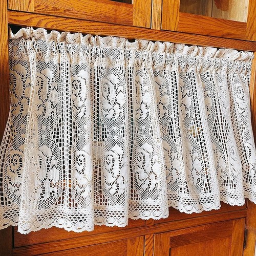 Vintage hand crochet lace rose - hand,