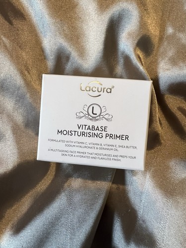 Lacura vitabase moisturising - vitabase,