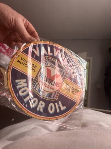 Valvoline motor oil sign - motor,