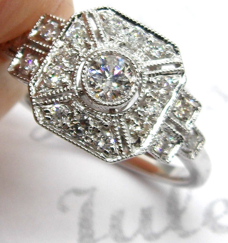 18ct white gold diamond ring - 18ct,