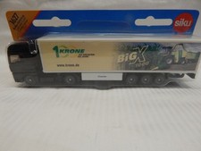 SIKU MAN WITH TRI AXLE TRAILER