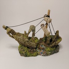 Classic Shipwreck With Jewels Treasure Aquarium Ornament Used