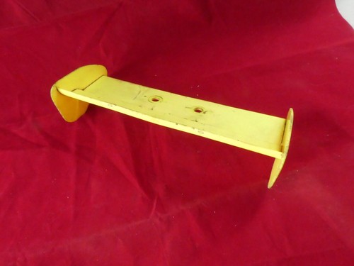 Large yellow rear spoiler - large,