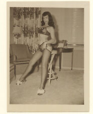 Vintage '50s Photo - Bettie Page Girl Pinup Stockings  747