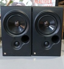 KEF coda 7 bookshelf/studio speakers. Sold As A Pair.