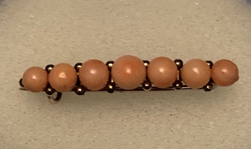Antique coral bar brooch - coral,