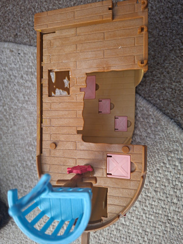 Sylvanian families adventure - families,