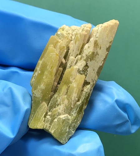 22g pyromorphite specimen - pyromorphite,
