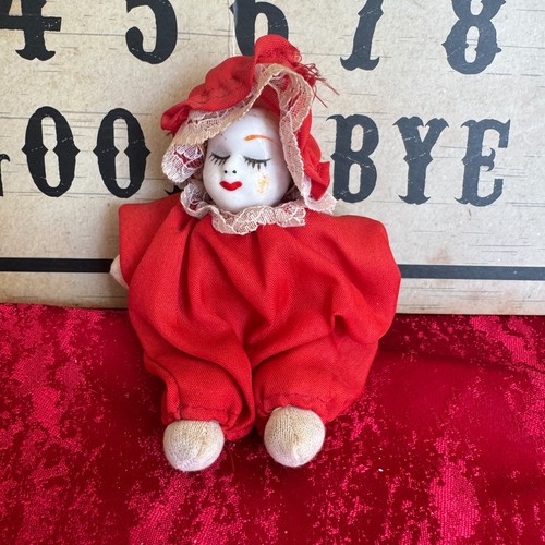 Haunted clown doll berri - clown,