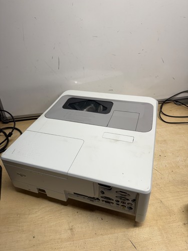 Sony vpl sx536 ultra - ultra, short