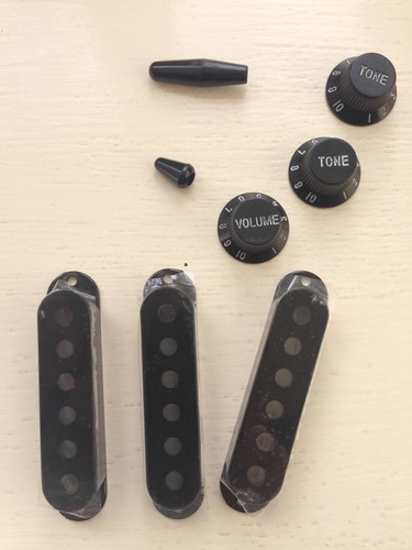 Stratocaster pick covers - covers, x3
