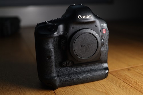 Canon eos camera - 1d, c