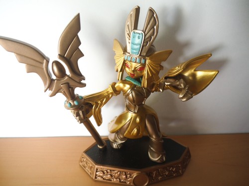 Golden queen skylanders - queen,