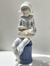 Nao Lladro 0381 "Harlequin with Cat" Young Jester Clown Porcelain Figurine 9"