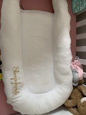 White Sleepyhead Deluxe Pod 0-8 Months Portable Baby Nest Sleeping Play Dockatot