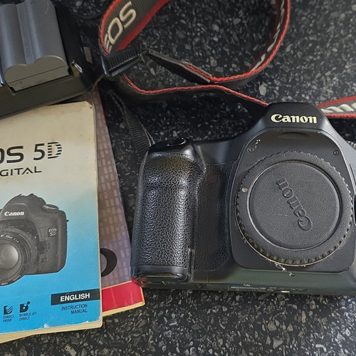 Canon eos 8mp black - 5d,