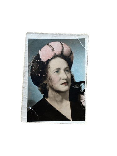 Stunning girl fashionable - 40's,