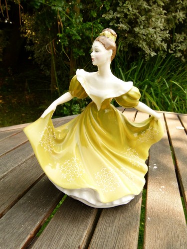 Royal doulton figurine lynne - doulton,