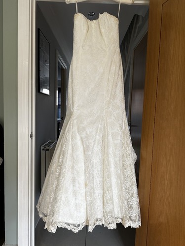 Wedding dress size - 10-12, used