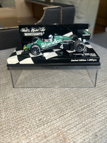 Minichamps 400 830004 - 1/43,