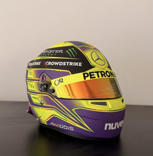 Hand signed lewis hamilton - signed,