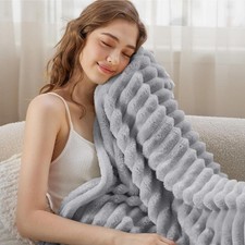 Large Ribbed Faux Fur Warm
