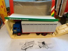 BRITAINS FARM.1:32.IVECO