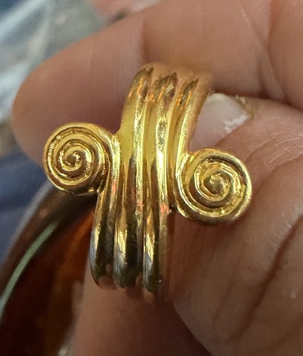 Vtg mma rich - gold, tone