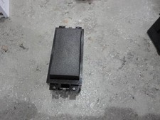 TENBY SWITCH PLAIN BROWN 20A