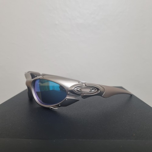 Vintage oakley plate metal - oakley,