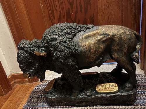 Buffalo trace whiskey - buffalo,