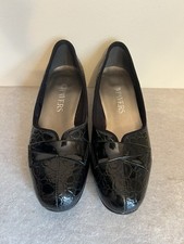 Ladies shoes ‘ Pavers ‘