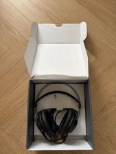 AKG K52 High-Performance