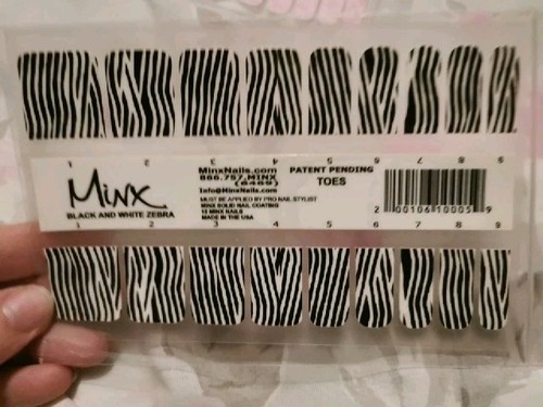Black white zebra toes minx - black,