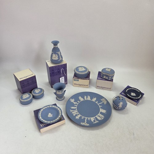 Wedgwood blue jasperware - blue,