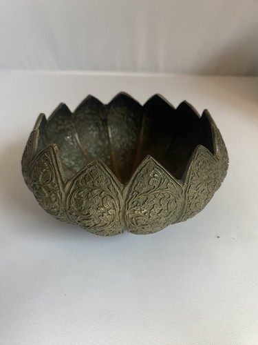 Indo persian bronze - bronze, repousse
