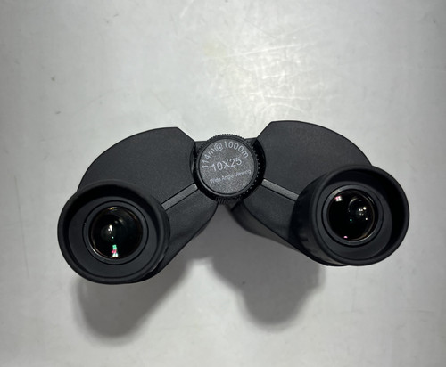 Pocket size 10x25 binoculars - size,