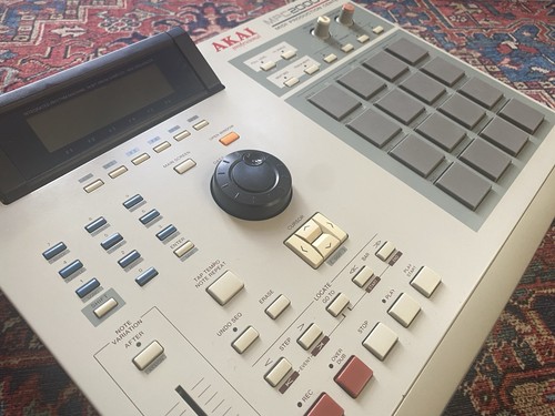 Akai mpc 2000xl sampler - mpc, w/